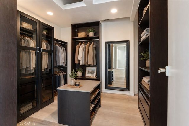 5226 Medina Road, Woodland Hills, CA 91364