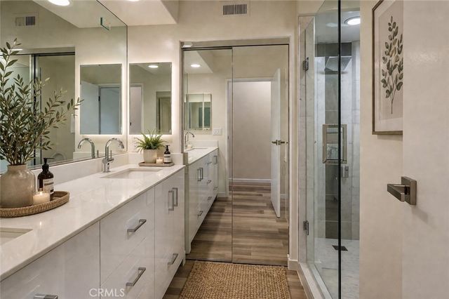 5226 Medina Road, Woodland Hills, CA 91364