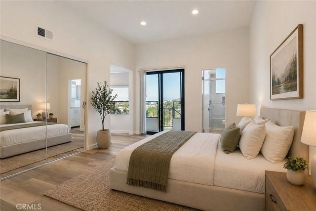 5226 Medina Road, Woodland Hills, CA 91364