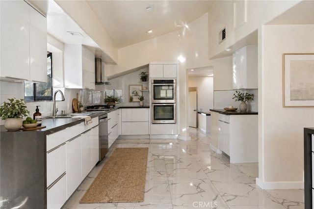 5226 Medina Road, Woodland Hills, CA 91364