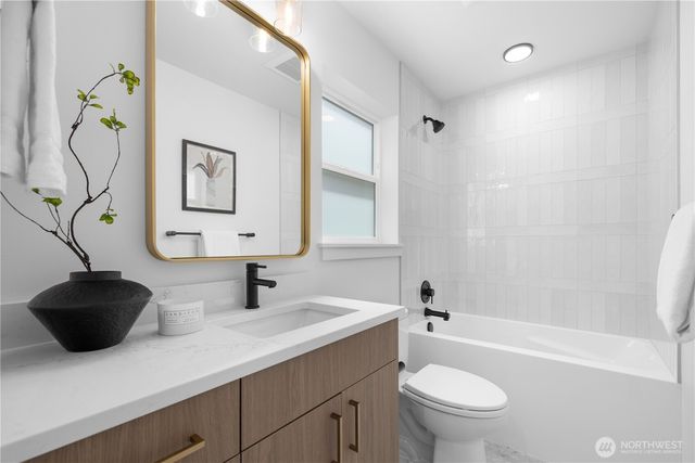 2228 B NW 60th Street, Seattle, WA 98107