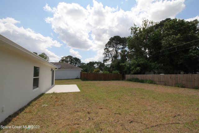 256 Trembley Avenue SW, Palm Bay, FL 32908