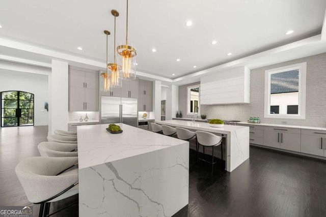 5211 Powers Ferry Road, Sandy Springs, GA 30327