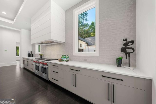 5211 Powers Ferry Road, Sandy Springs, GA 30327