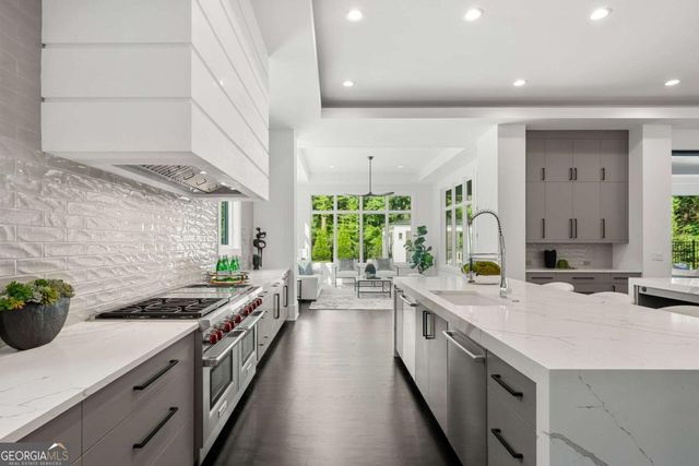 5211 Powers Ferry Road, Sandy Springs, GA 30327