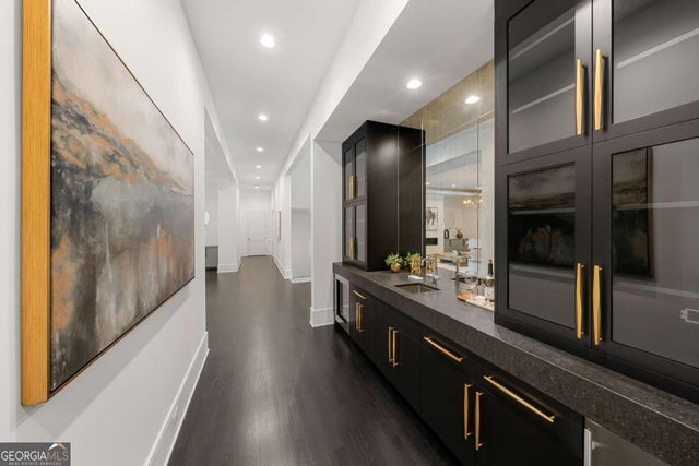 5211 Powers Ferry Road, Sandy Springs, GA 30327