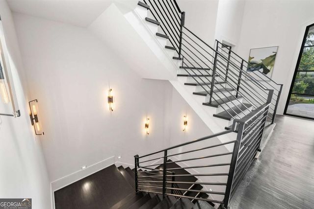 5211 Powers Ferry Road, Sandy Springs, GA 30327