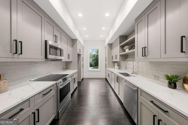 5211 Powers Ferry Road, Sandy Springs, GA 30327