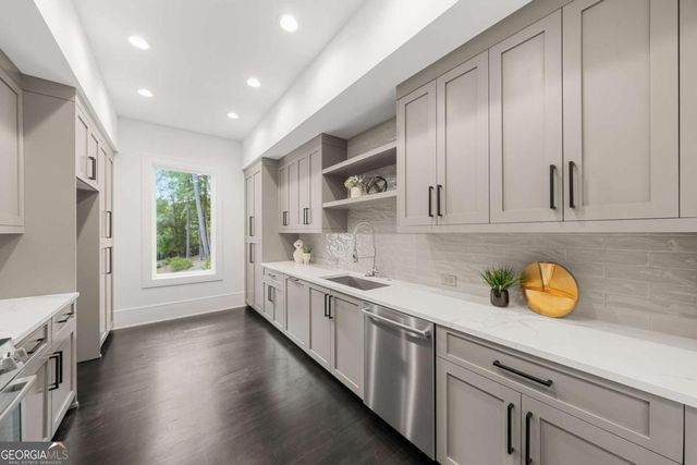 5211 Powers Ferry Road, Sandy Springs, GA 30327