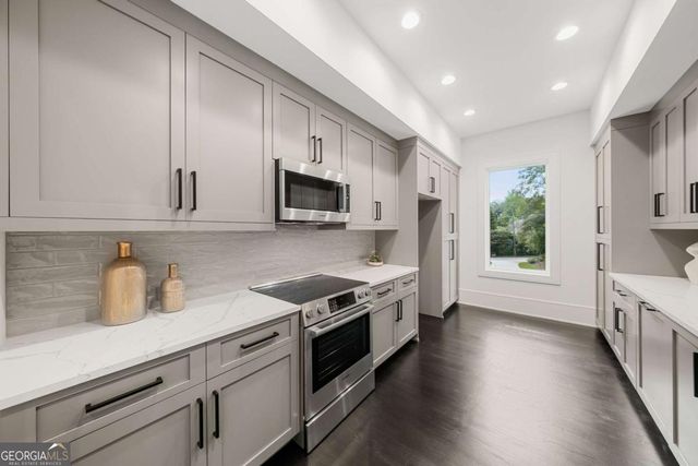 5211 Powers Ferry Road, Sandy Springs, GA 30327