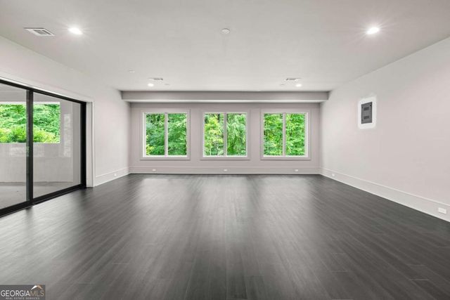 5211 Powers Ferry Road, Sandy Springs, GA 30327