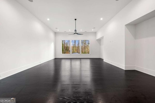 5211 Powers Ferry Road, Sandy Springs, GA 30327