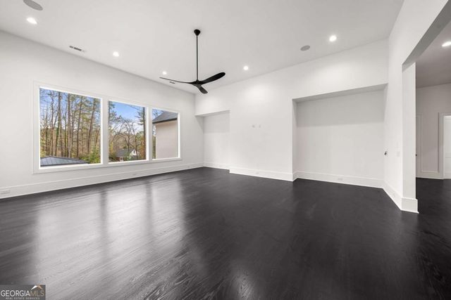 5211 Powers Ferry Road, Sandy Springs, GA 30327
