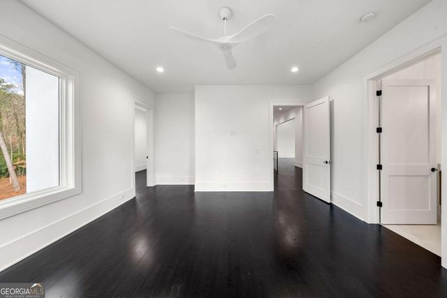 5211 Powers Ferry Road, Sandy Springs, GA 30327