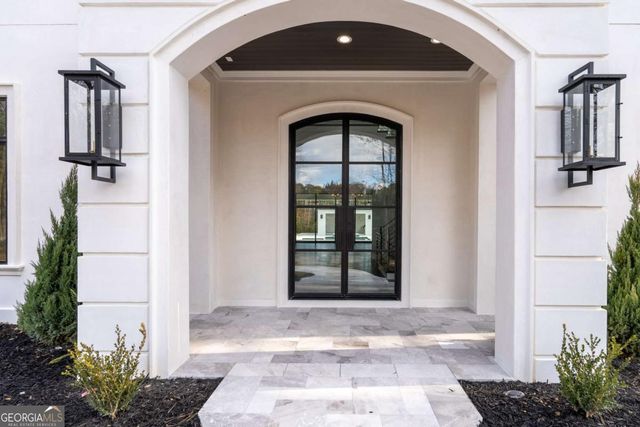 5211 Powers Ferry Road, Sandy Springs, GA 30327