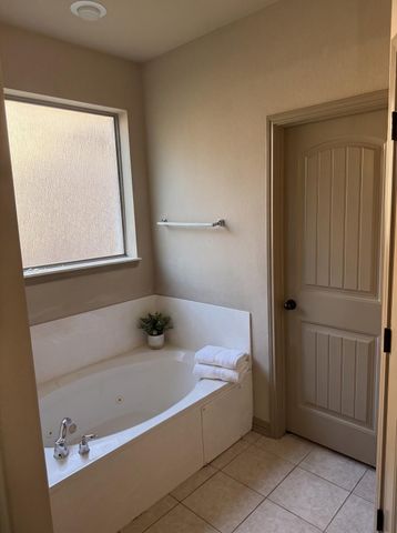 1628 Greenside DR, Round Rock, TX 78665