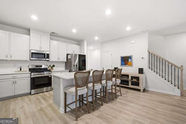 1184 Chastain Drive, Sugar Hill, GA 30518