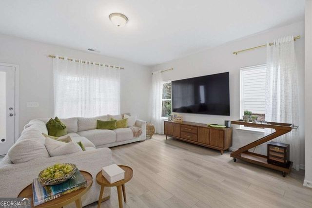 1184 Chastain Drive, Sugar Hill, GA 30518