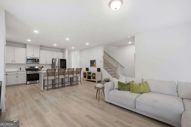 1184 Chastain Drive, Sugar Hill, GA 30518