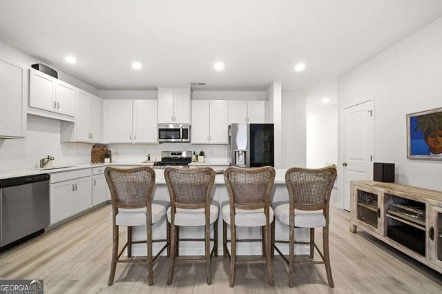 1184 Chastain Drive, Sugar Hill, GA 30518