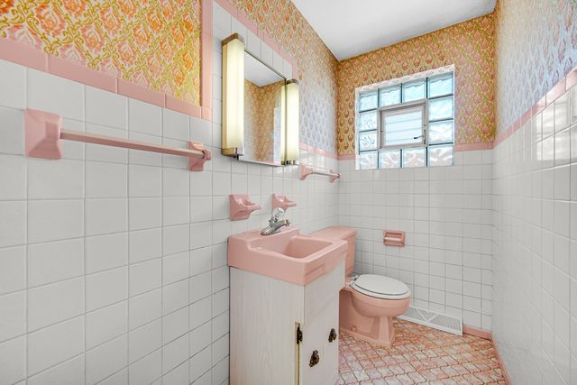 772 Memorial Drive, Calumet City, IL 60409