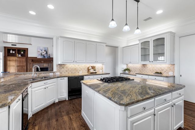 7402 Round Hill Road, Mckinney, TX 75072