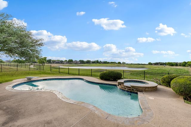 7402 Round Hill Road, Mckinney, TX 75072