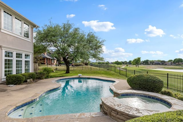 7402 Round Hill Road, Mckinney, TX 75072