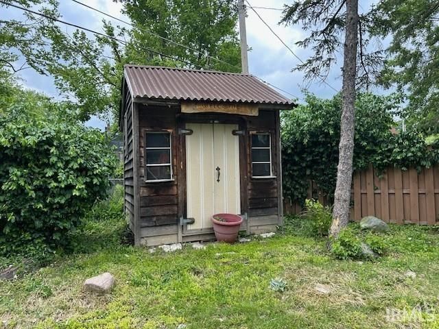 1617 Pemberton Drive, Fort Wayne, IN 46805