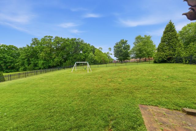 116 Cassandra Dr, Cottontown, TN 37048