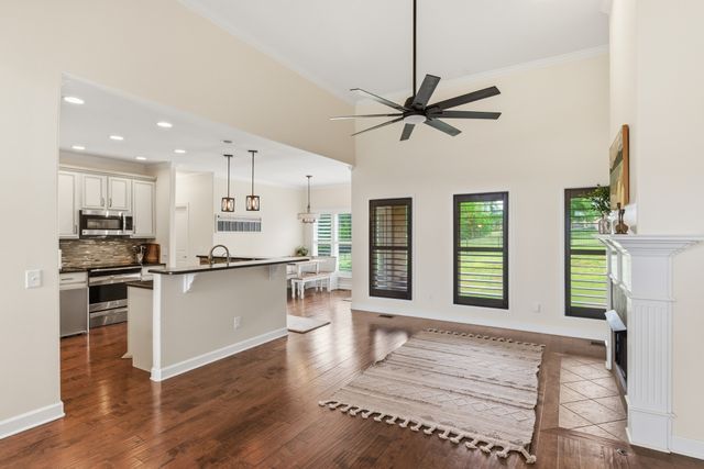 116 Cassandra Dr, Cottontown, TN 37048