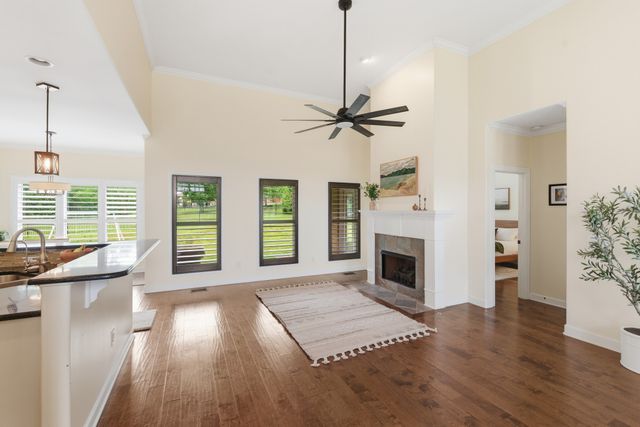 116 Cassandra Dr, Cottontown, TN 37048