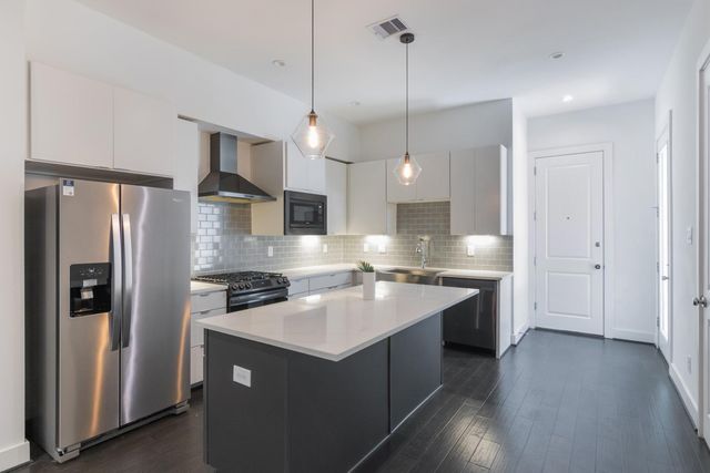 5841 Dolores Street, Houston, TX 77057