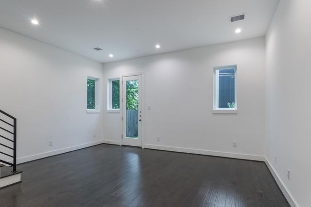 5841 Dolores Street, Houston, TX 77057