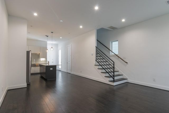 5841 Dolores Street, Houston, TX 77057