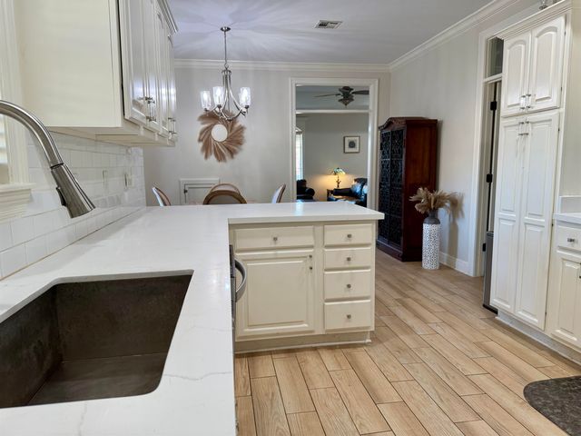 306 Inglewood Way, Houma, LA 70360