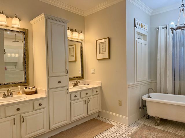 306 Inglewood Way, Houma, LA 70360