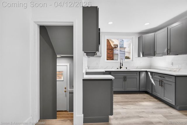 5019 Maple Street, Dearborn, MI 48126