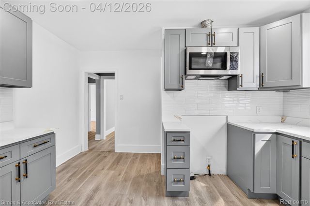 5019 Maple Street, Dearborn, MI 48126