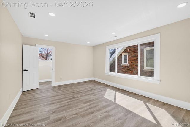 5019 Maple Street, Dearborn, MI 48126