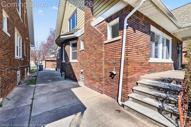 5019 Maple Street, Dearborn, MI 48126