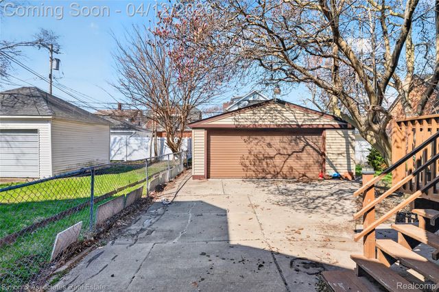 5019 Maple Street, Dearborn, MI 48126