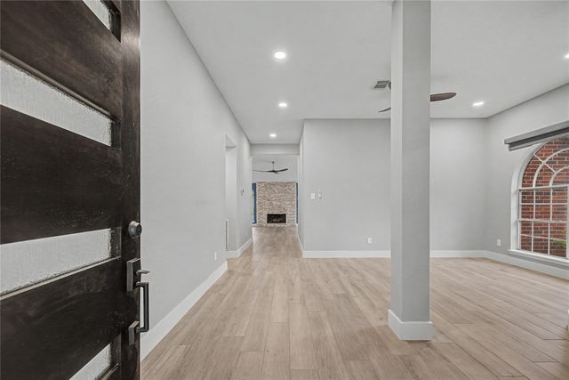 1210 Bob White Drive, Friendswood, TX 77546