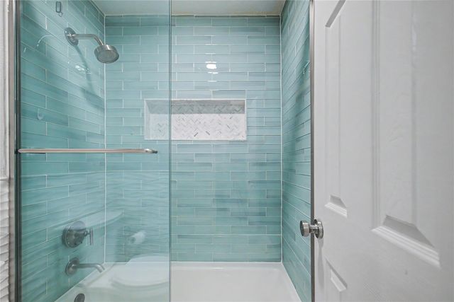 1210 Bob White Drive, Friendswood, TX 77546