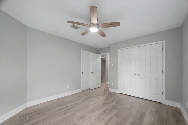 1210 Bob White Drive, Friendswood, TX 77546