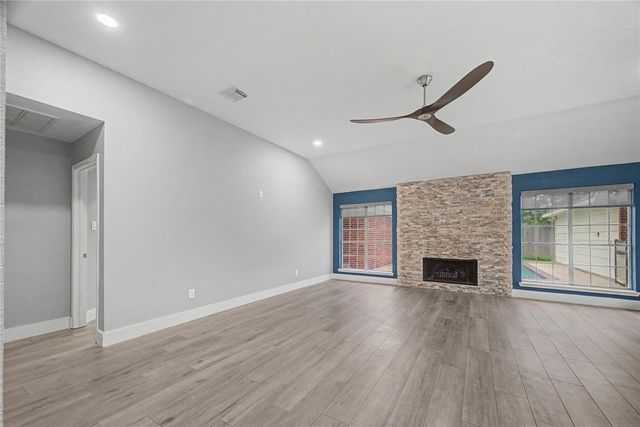 1210 Bob White Drive, Friendswood, TX 77546