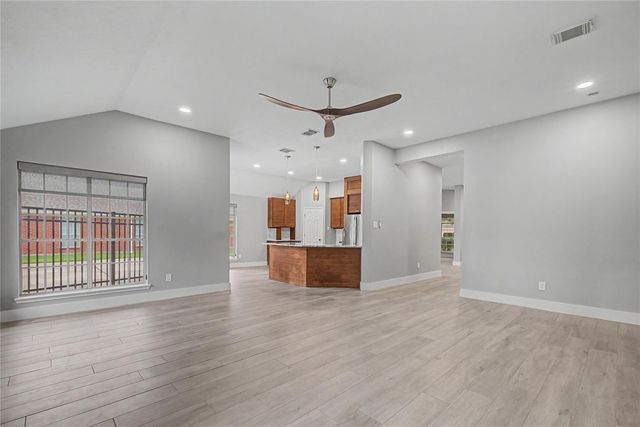 1210 Bob White Drive, Friendswood, TX 77546