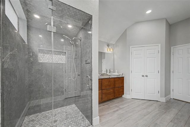 1210 Bob White Drive, Friendswood, TX 77546