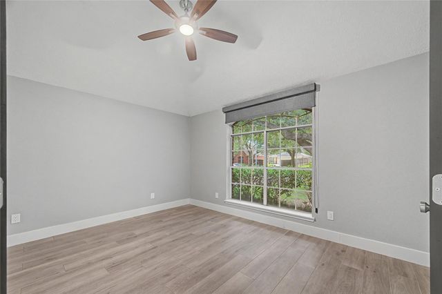 1210 Bob White Drive, Friendswood, TX 77546