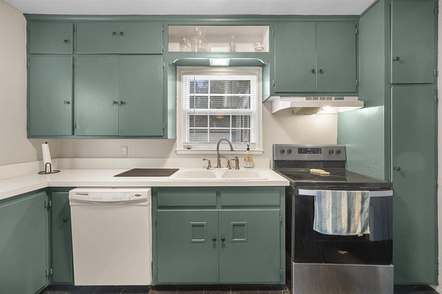 71 S Blackhawk Street, Janesville, WI 53545